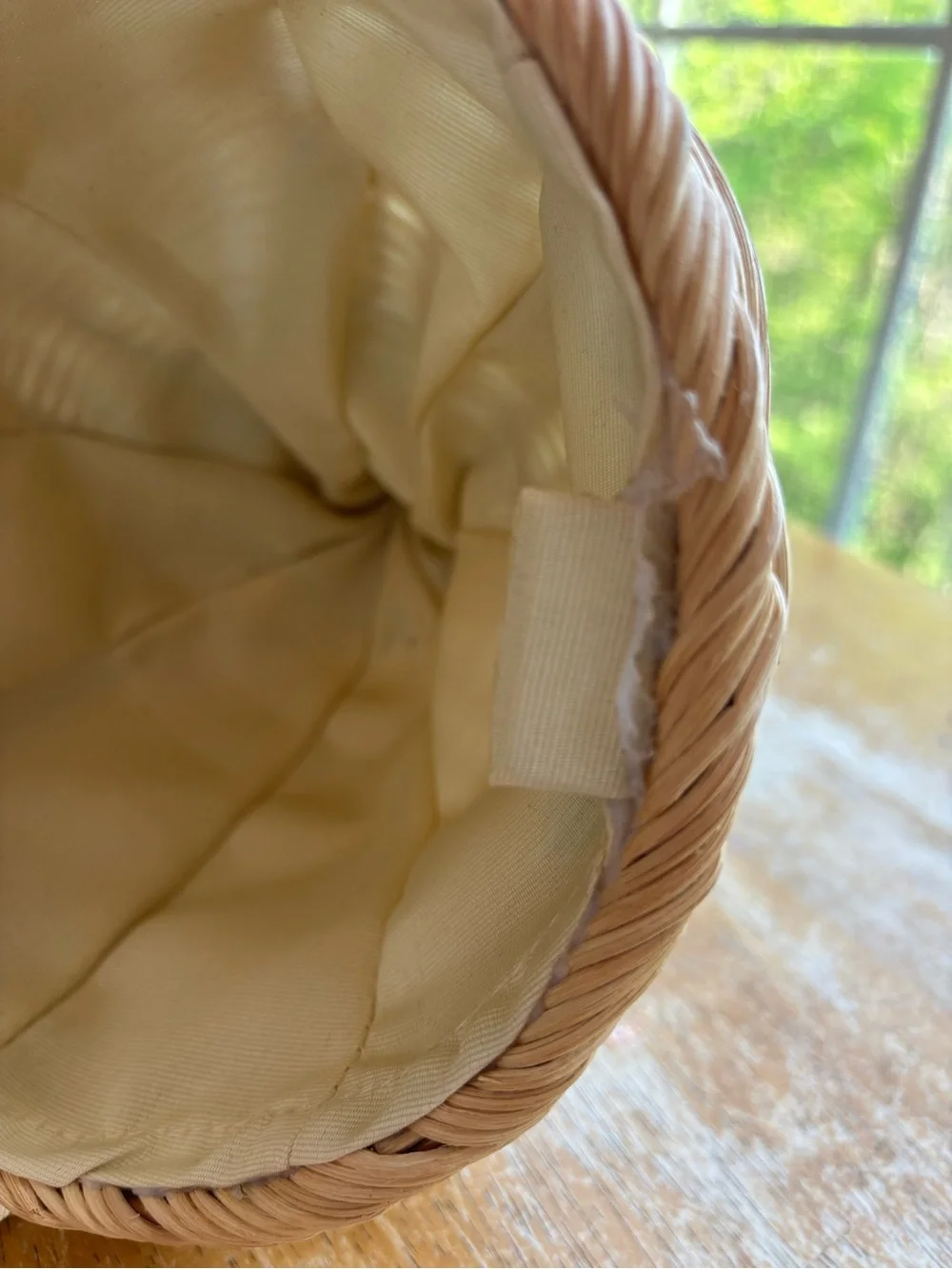 Woven Shell Crossbody Bag with Magenta Strap - Picture 6 of 9